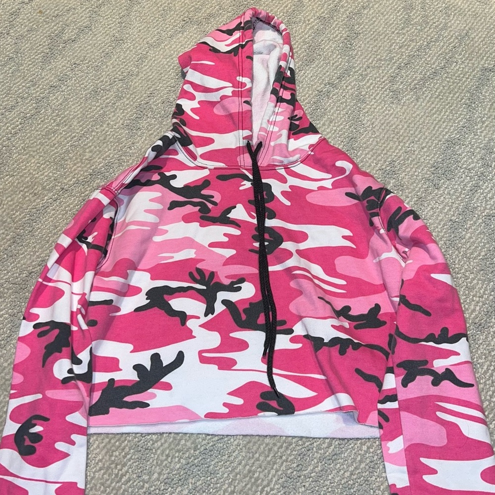 crop top pink camo hoodie